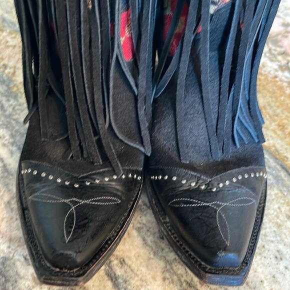 Old Gringo Fringe Boots
Size 9 EUC - Picture 2 of 8